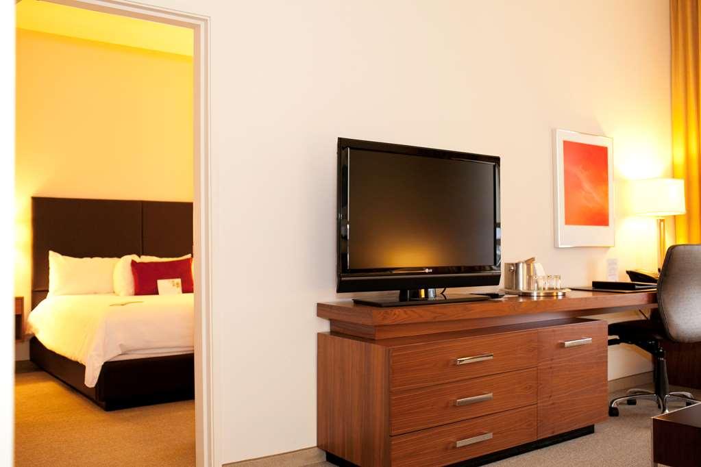 I Hotel And Illinois Conference Center - Σαμπέιν Δωμάτιο φωτογραφία