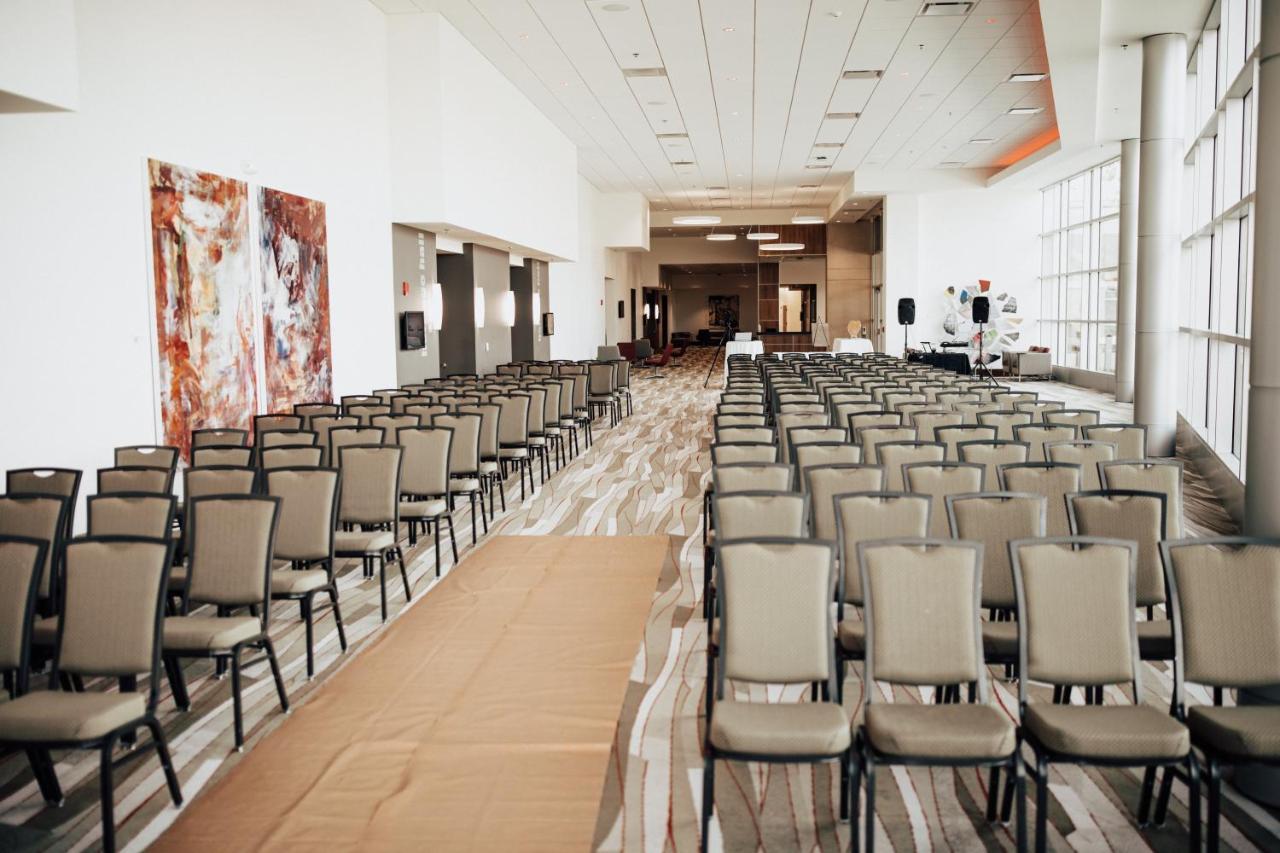 I Hotel And Illinois Conference Center - Σαμπέιν Εξωτερικό φωτογραφία