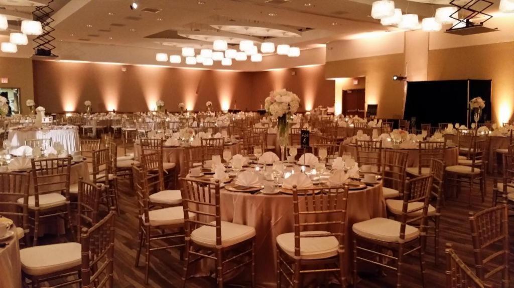 I Hotel And Illinois Conference Center - Σαμπέιν Εξωτερικό φωτογραφία