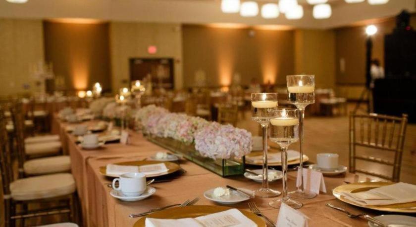 I Hotel And Illinois Conference Center - Σαμπέιν Εξωτερικό φωτογραφία